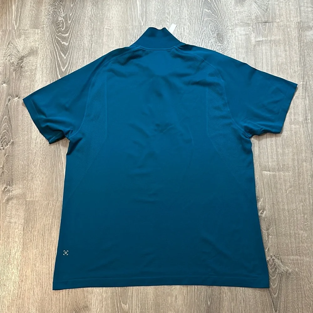 Lululemon Men's XXL Metal Vent Tech Short‎ Sleeve Performance Golf Polo Shirt
